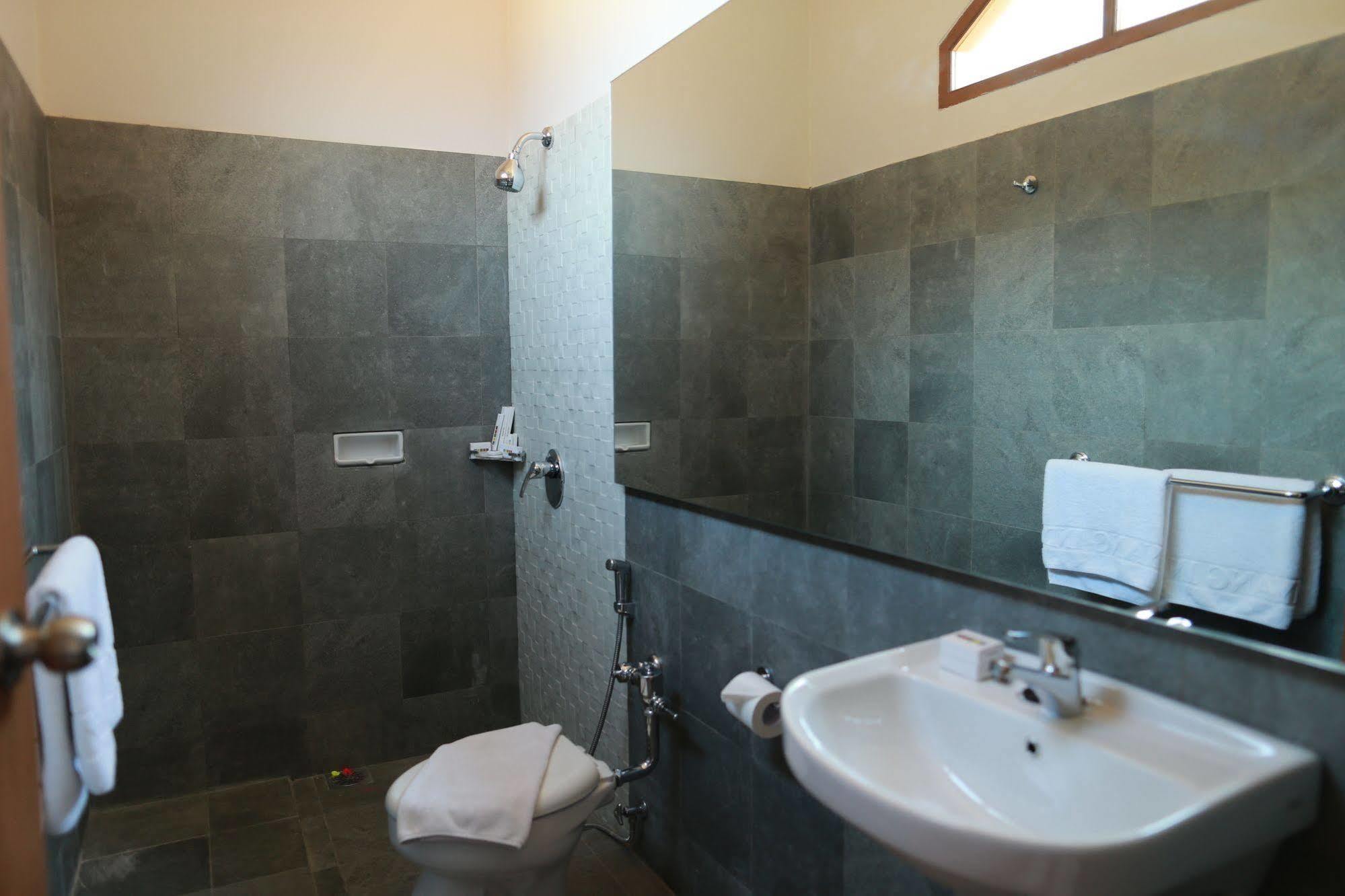 Sanghyang Indah Spa Resort Anyer Eksteriør bilde